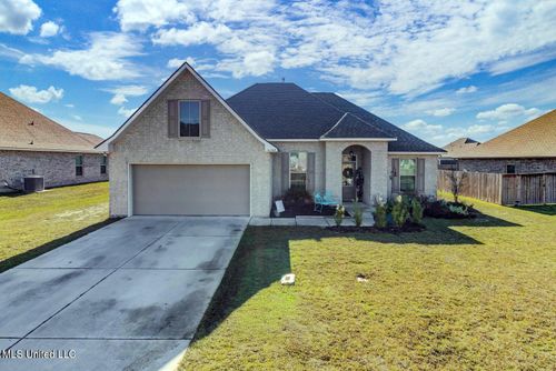 16366 Millsaps Ave, Gulfport, MS, 39503-6611 | Card Image