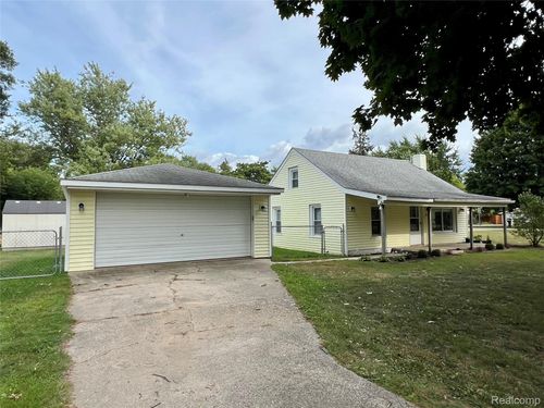 5206 Oak Park Dr, Clarkston, MI, 48346-3943 | Card Image