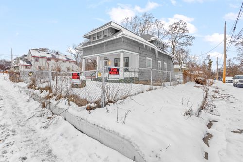 909 Baker St, Lansing, MI, 48910-1766 | Card Image