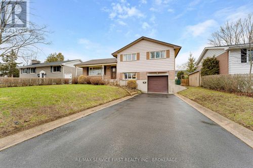 114 Braemar Road, Kingston (City SouthWest), ON, K7M4B6 | Card Image