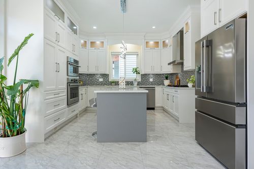 5876 139a St, Surrey, BC, V3X0G7 | Card Image