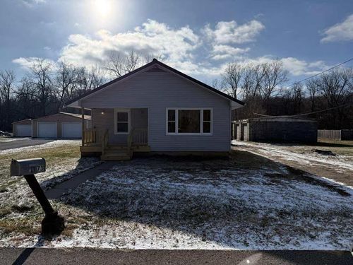 73 Empire Ln, Saint Joseph, MO, 64503-3325 | Card Image