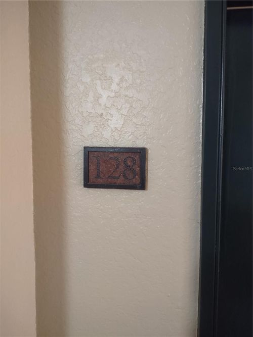 unit-128-402 S Armenia Ave, TAMPA, FL, 33609-3300 | Card Image