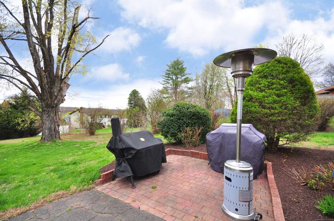 1002 Poquonock Ave, House other with 3 bedrooms, 2 bathrooms and null parking in Windsor CT | Image 37