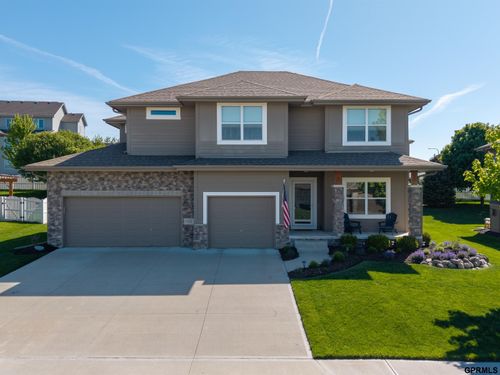 10215 S 124th St, Papillion, NE, 68046-4452 | Card Image