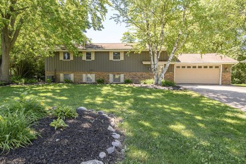 705 Fox Knoll Drive, Rochester, WI, 53185 | Card Image