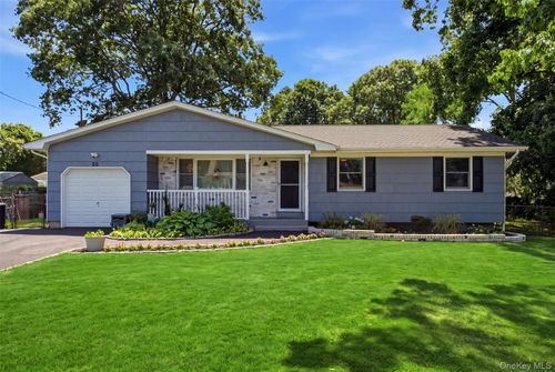20 Musket Dr, Shirley, NY, 11967-3047 | Card Image