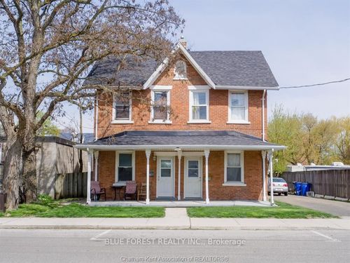 41 Adelaide St S, Home with 4 bedrooms, 3 bathrooms and 3 parking in Chatham ON | Card Image