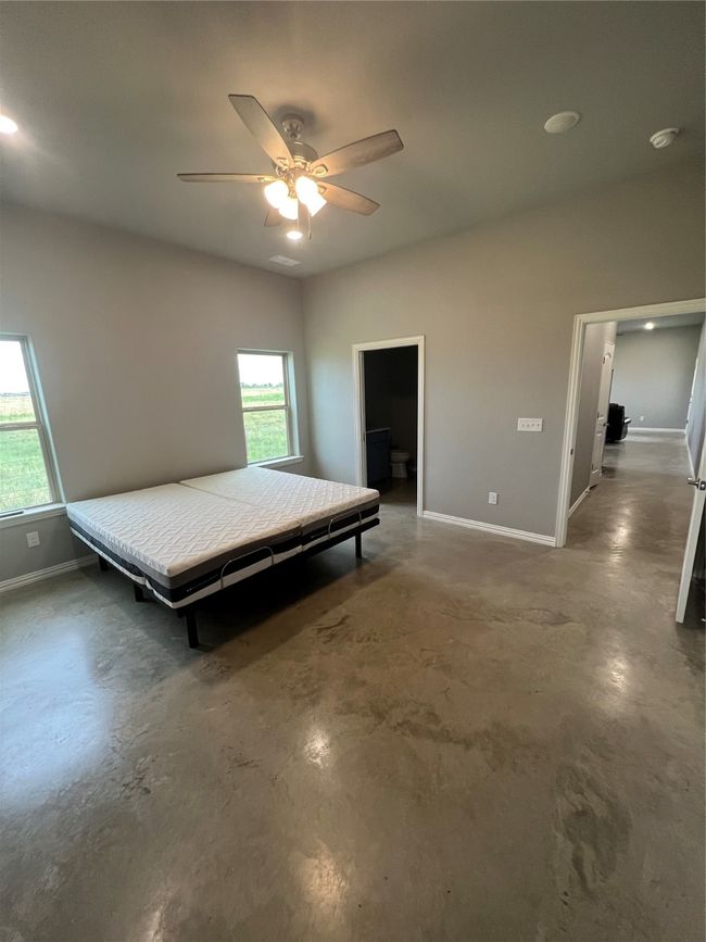 Large bedroom in mother-in -law apartment | Image 28