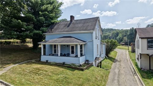 218 Gordon St, Bowerston, OH, 44695-9523 | Card Image