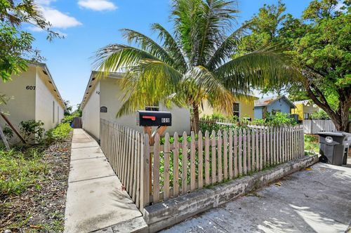 609 N F St, Lake Worth Beach, FL, 33460-2923 | Card Image
