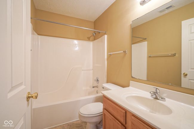 10944 Perry Pear Dr, Condo with 2 bedrooms, 3 bathrooms and null parking in Zionsville IN | Image 27