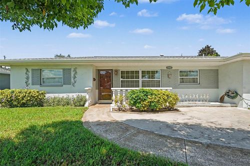 8948 108th St, Seminole, FL, 33772-3741 | Card Image