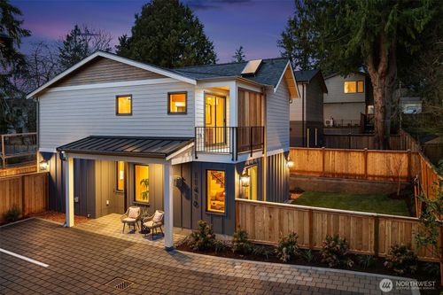 11418 Ne 90th St, Kirkland, WA, 98033-5737 | Card Image
