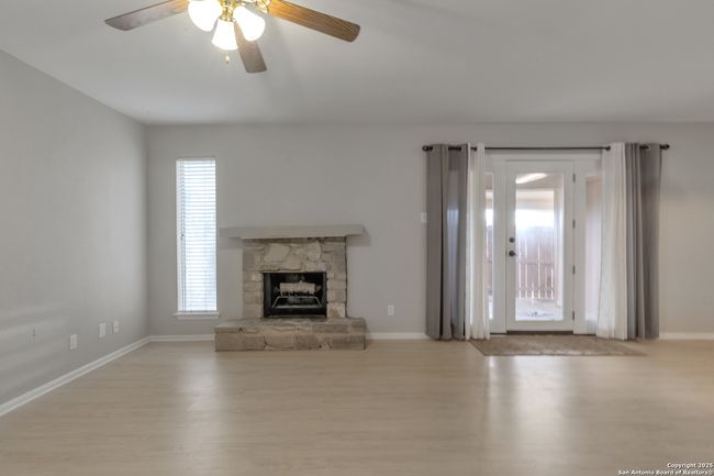 APT-20 - 1051 Country Club Dr, Condo with 3 bedrooms, 2 bathrooms and null parking in Seguin TX | Image 10