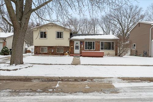 477 Barchester St, Westland, MI, 48186-3778 | Card Image