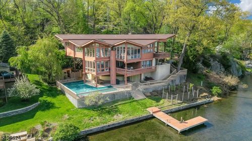 8 Meadowbrook Ter, Sparta, NJ, 07871-1238 | Card Image