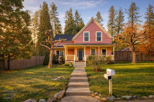 627 Beckman St, Nevada City, CA, 95959-2207 | Card Image