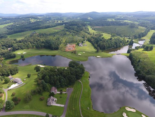 19 Lone Oak Ct, House other with 4 bedrooms, 4 bathrooms and 2 parking in Laurel Fork VA | Image 13