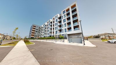 111 - 1440 Clarriage Crt, Condo with 1 bedrooms, 2 bathrooms and 1 parking in Milton ON | Image 2