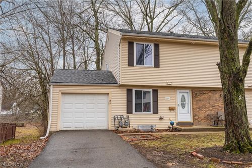 2344 Echo Valley Dr, Stow, OH, 44224-2700 | Card Image