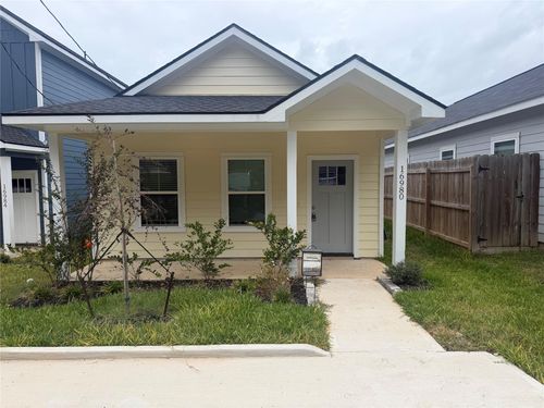 16980 Kempwood, Montgomery, TX, 77316-6741 | Card Image
