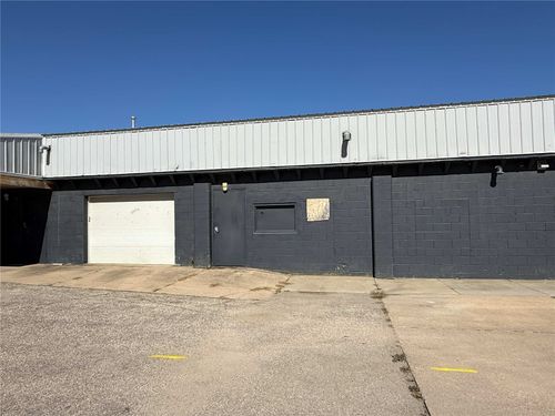 e-4003 J Street Sw, Cedar Rapids, IA, 52404 | Card Image
