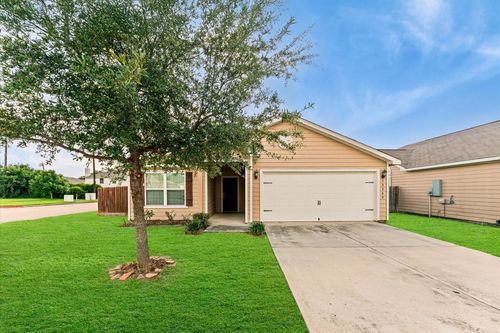 12742 Pelican Bay Dr, Houston, TX, 77038-1577 | Card Image