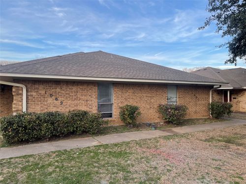 1009 Bluebird Dr, Irving, TX, 75061-7306 | Card Image