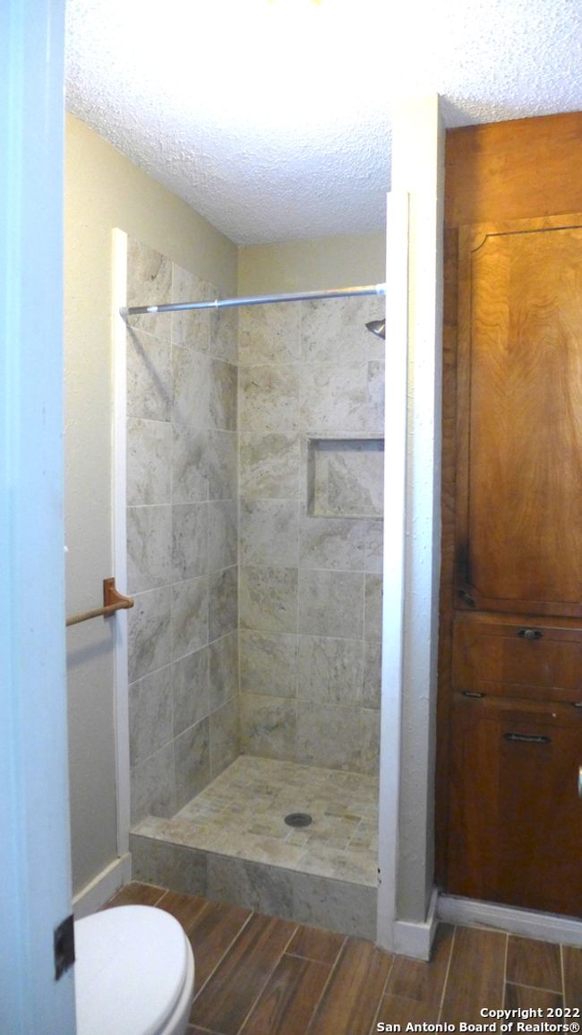 25 Us Highway 87, House other with 3 bedrooms, 2 bathrooms and null parking in Comfort TX | Image 8
