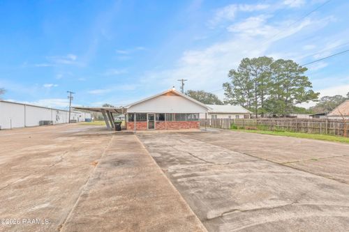 631 S Main St, Breaux Bridge, LA, 70517-5219 | Card Image
