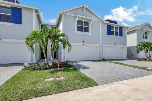 5767 Se Edgewater Cir, Stuart, FL, 34997-3501 | Card Image