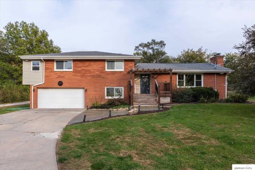 8601 S 42 Street, Omaha, NE, 68147 | Card Image
