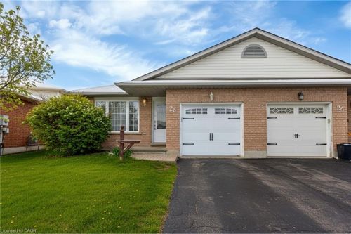 28 Ridgeway Cres, Kitchener, ON, N2E3M3 | Card Image