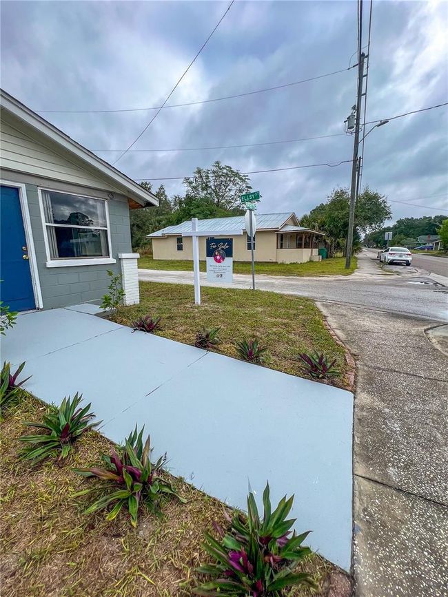 1613 Bates Avenue, For Sale in Eustis Zoocasa