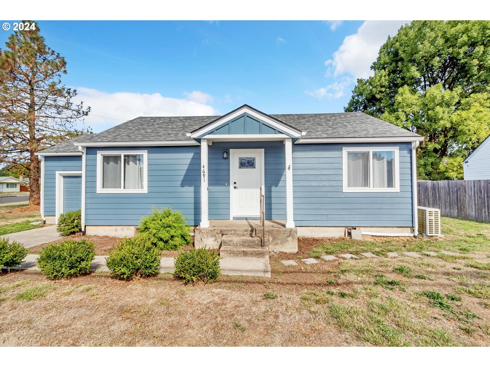 Royal Ave, Eugene, OR 97402