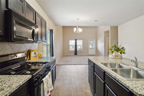 193 Turtle Creek Dr, Kyle, TX, 78640-4198 | Card Image