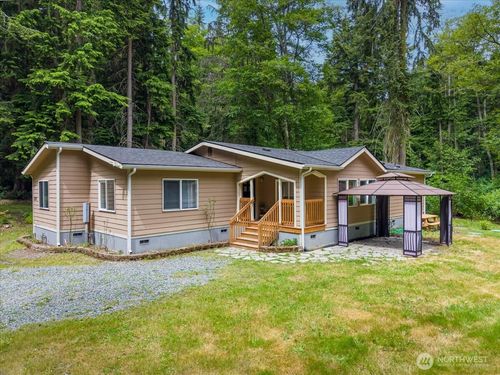 2579 Green Acres Ln, Oak Harbor, WA, 98277-7416 | Card Image