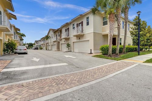 99-99 Palm Ln, Royal Palm Beach, FL, 33411-4509 | Card Image