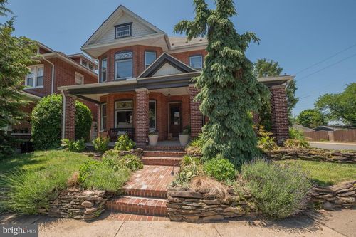 228 N 4th St, Emmaus, PA, 18049-2718 | Card Image