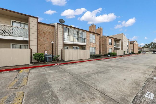 APT-203 - 2100 Wilcrest Dr, Townhouse with 2 bedrooms, 2 bathrooms and null parking in Houston TX | Image 4