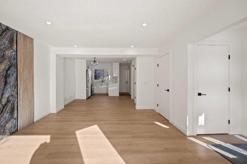 6404 24 Ave Ne, Calgary, AB, T1Y3T8 | Card Image