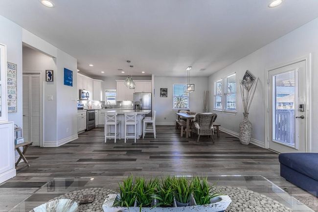 13111 Buccaneer Pkwy, House other with 3 bedrooms, 2 bathrooms and 1 parking in Freeport TX | Image 8