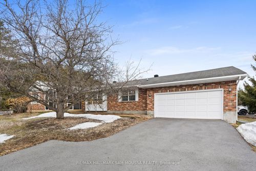 118 Juanita Ave, Carp, ON, K0A1L0 | Card Image