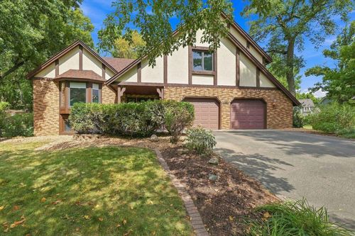 7885 Lower 139th Ct, Apple Valley, MN, 55124-7307 | Card Image