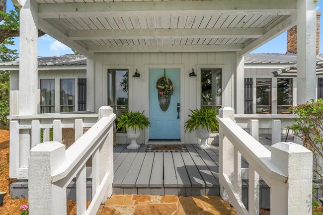 Isn't this entrance a perfect farmhouse entrance? | Image 7