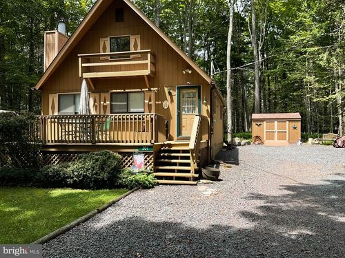 301 Maxatawny Dr, Pocono Lake, PA, 18347-8030 | Card Image