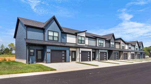 403 Jonathan Wade Pvt Cir, Clarksville, TN, 37043-4095 | Card Image