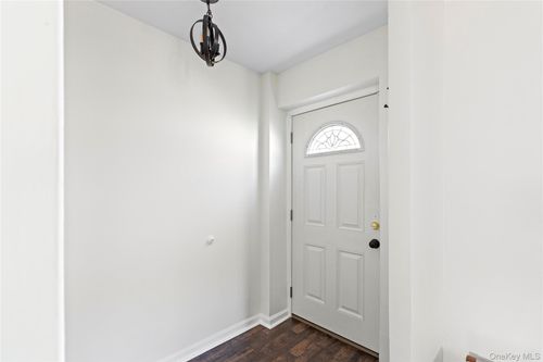 93-93 Gauguin Ct, Middle Island, NY, 11953-2002 | Card Image