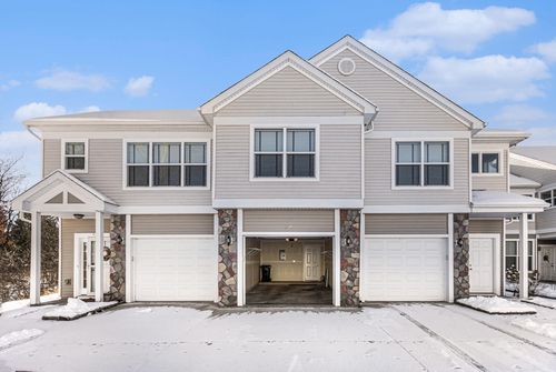 631 Pebblestone Ln, Chelsea, MI, 48118-1462 | Card Image